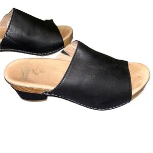 Dansko Maci Black Leather Slides Sandals clogs block heel mules 37 us size 6.5-7